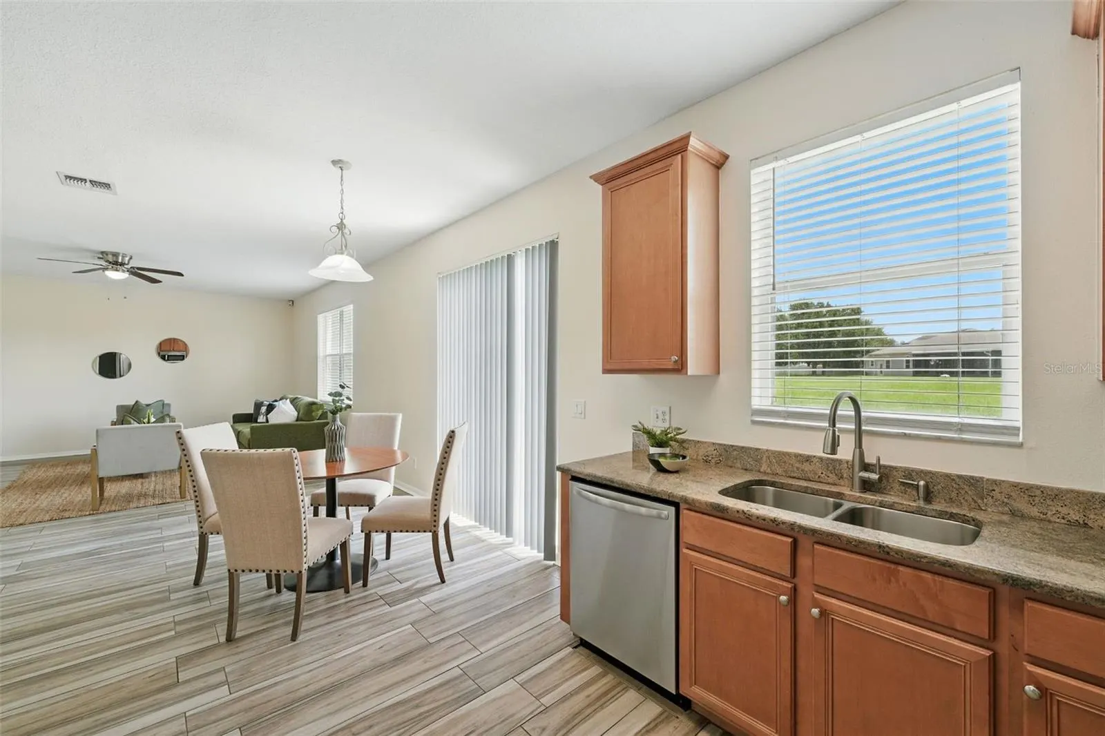5233 LOS PALMA VISTA DR
