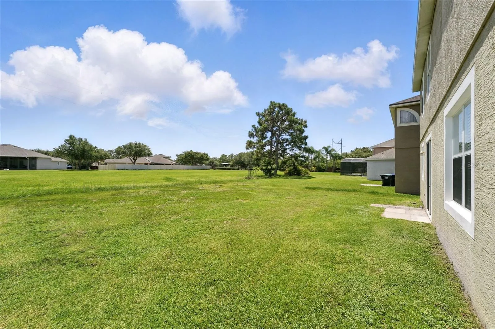 5233 LOS PALMA VISTA DR