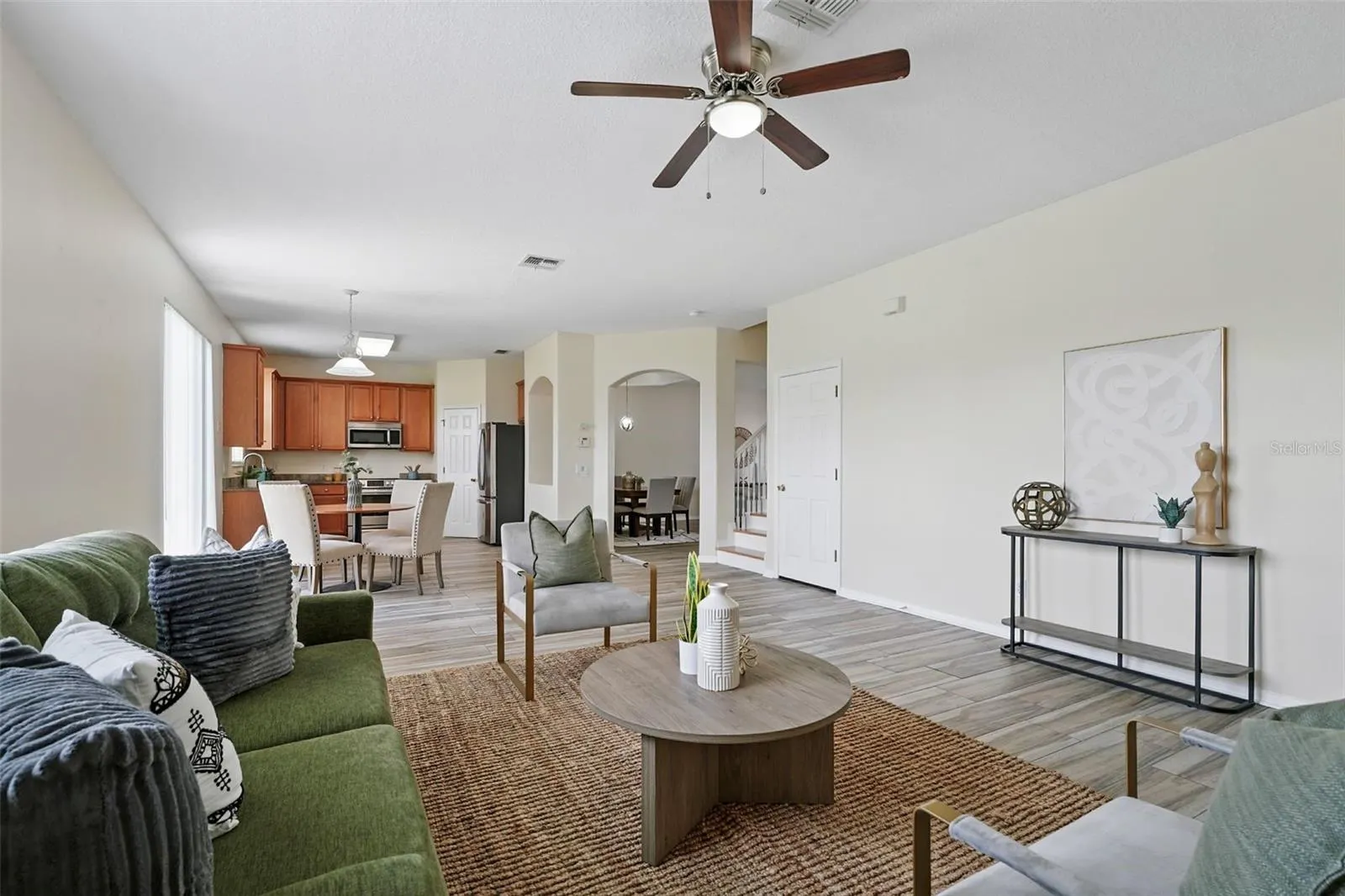 5233 LOS PALMA VISTA DR
