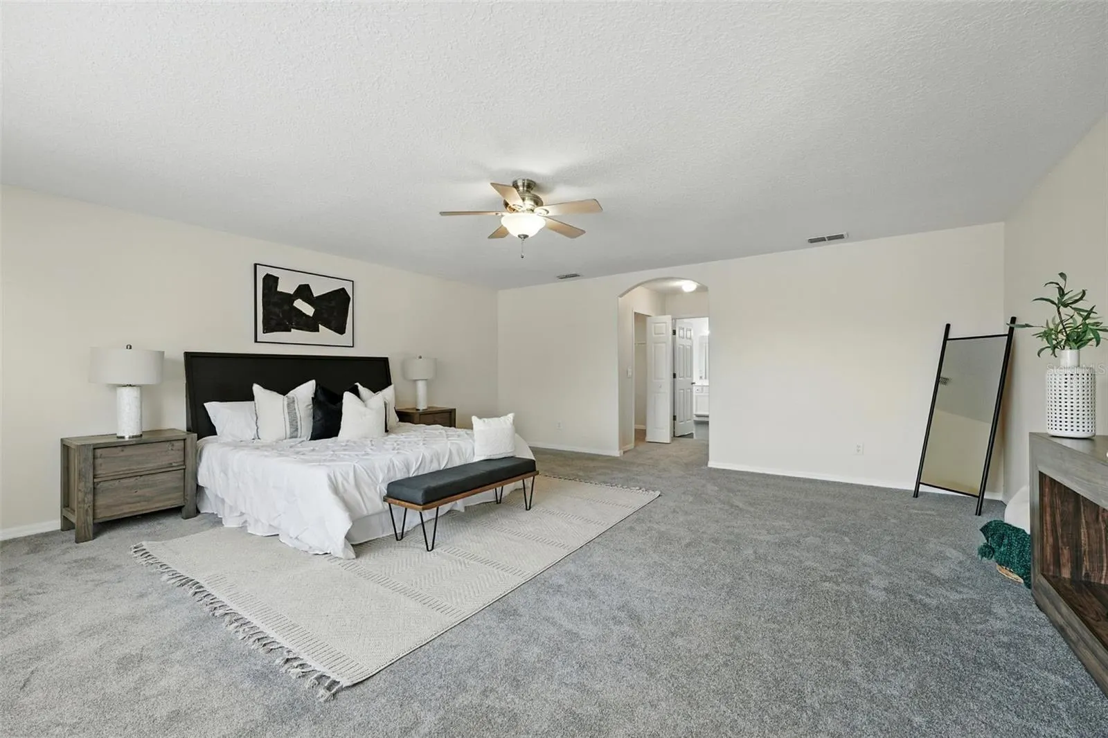 5233 LOS PALMA VISTA DR
