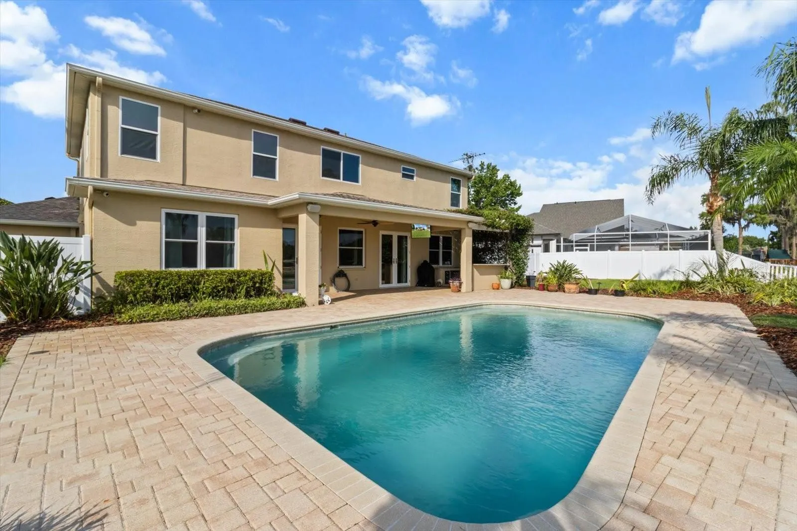 1300 WYNDHAM LAKES DR
