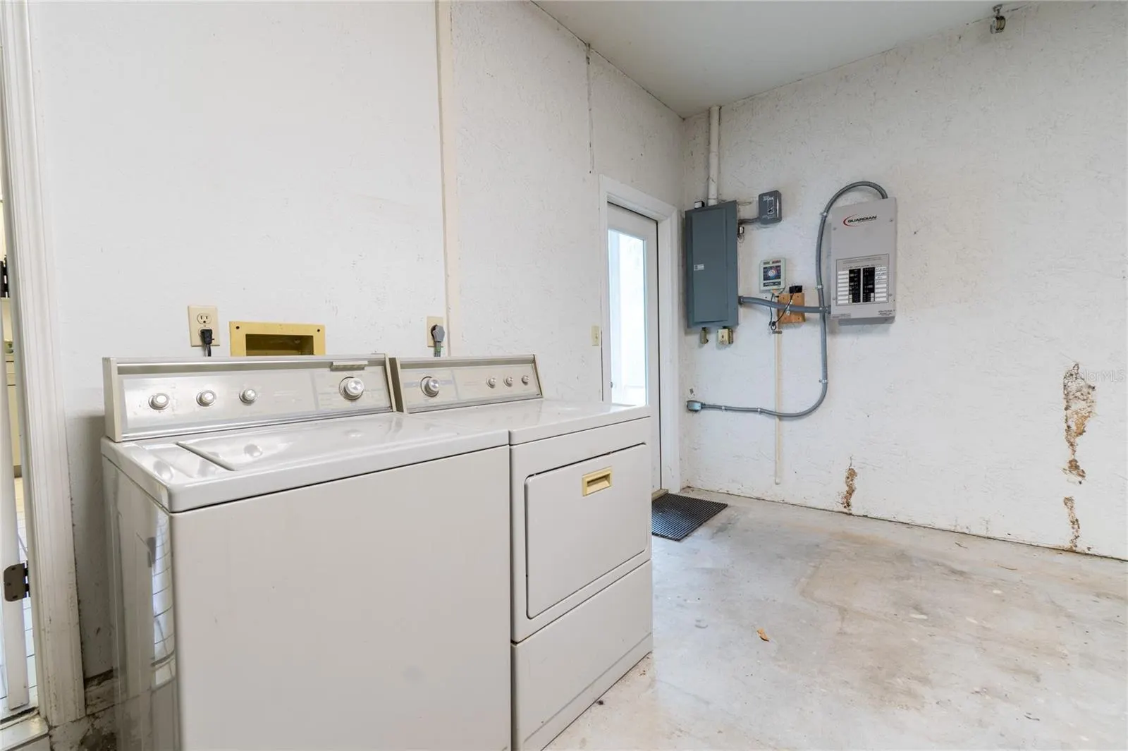 4127 MALLARD DR