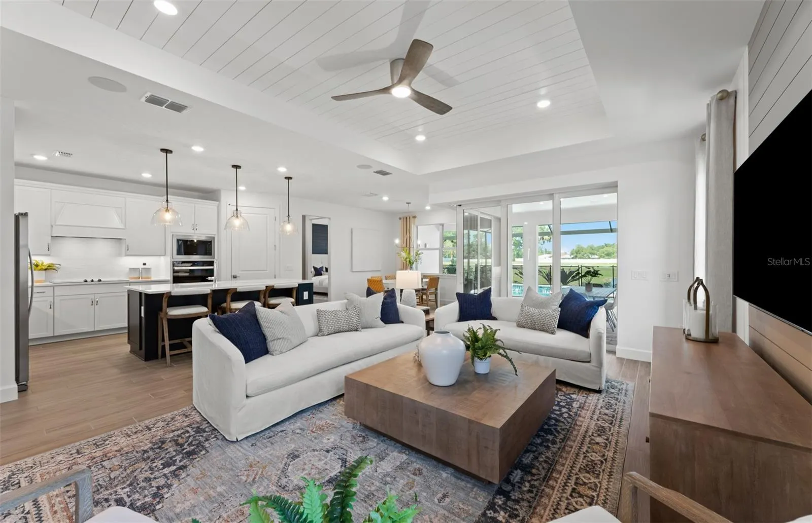 6999 MINNEOLA CT