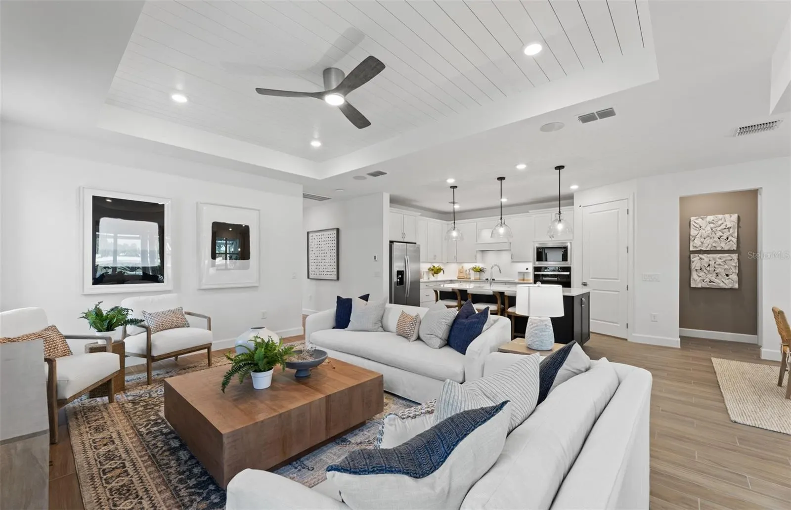 6999 MINNEOLA CT