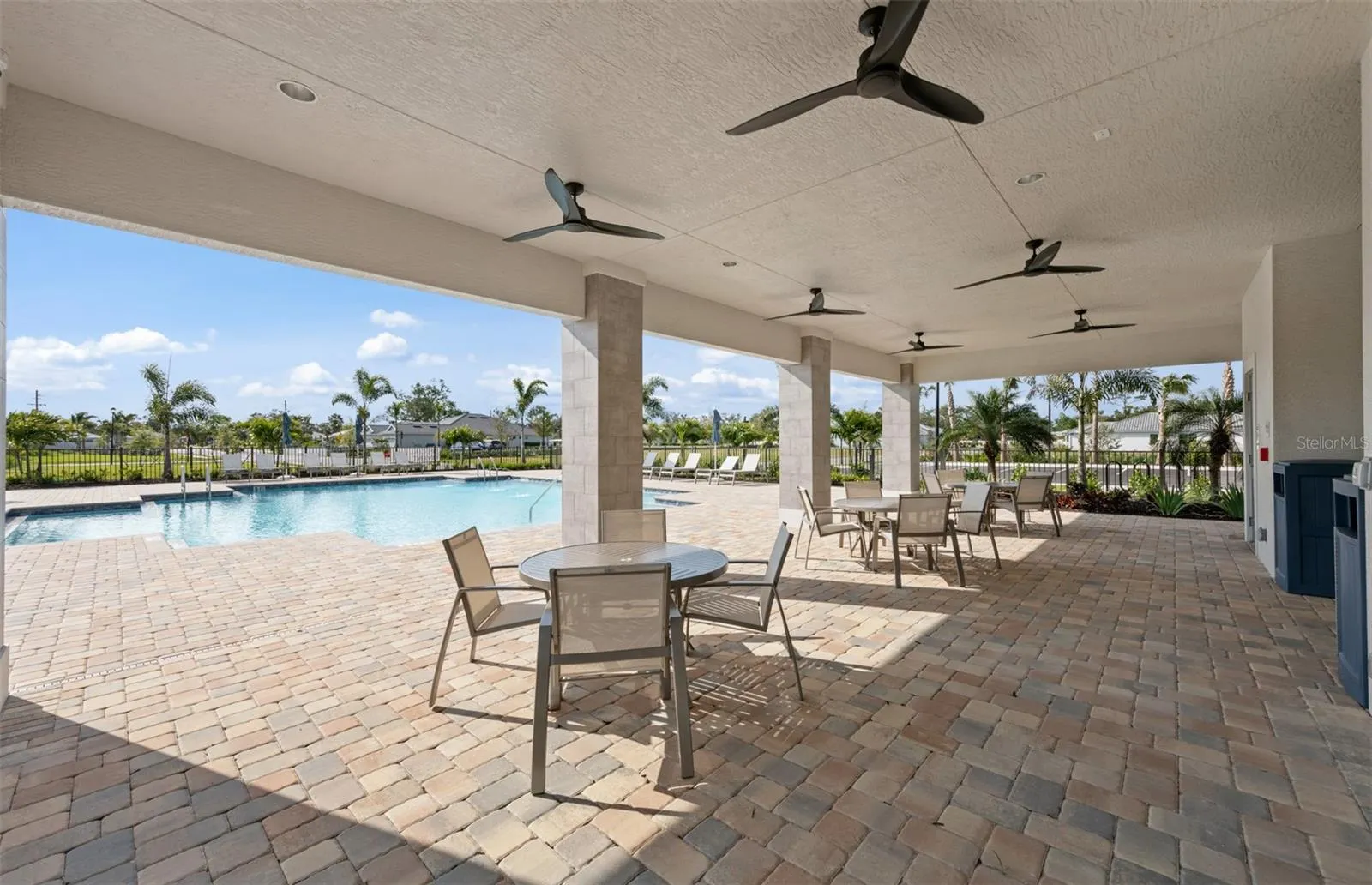 6999 MINNEOLA CT