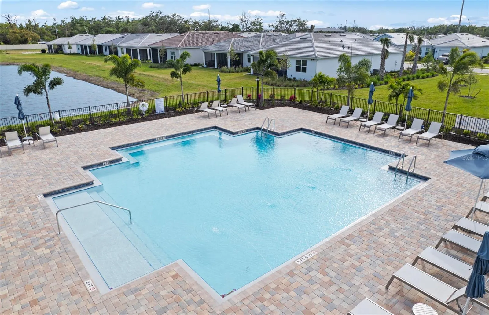 6999 MINNEOLA CT