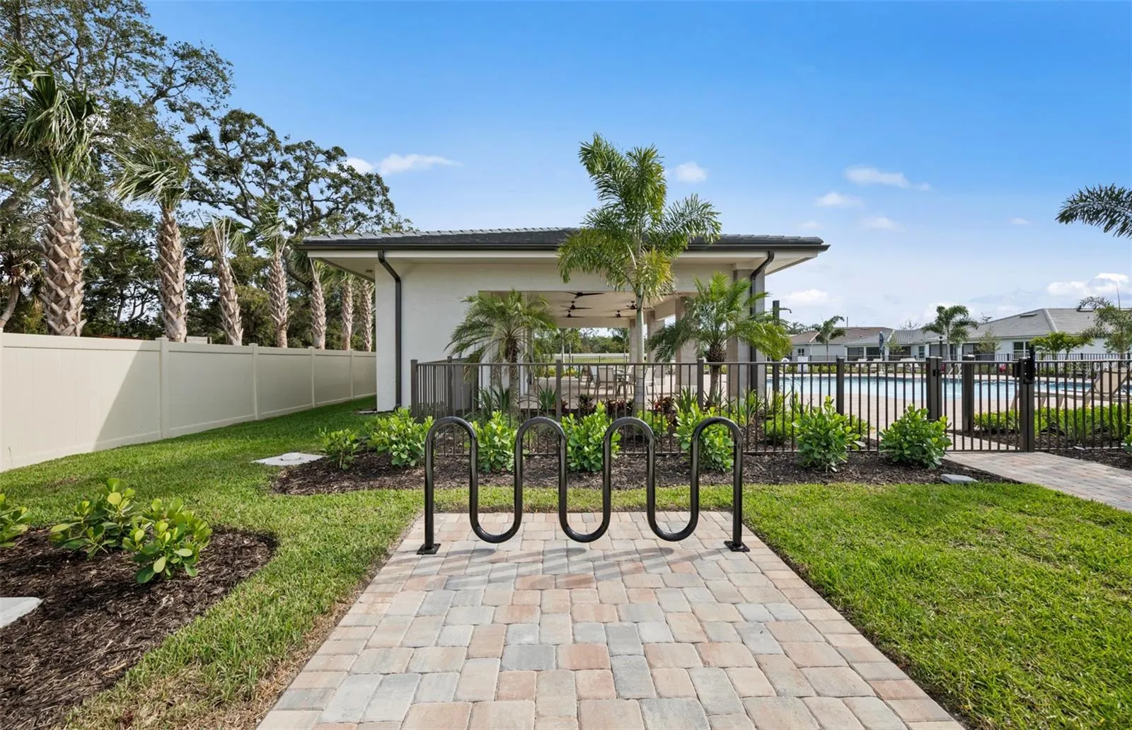 6999 MINNEOLA CT