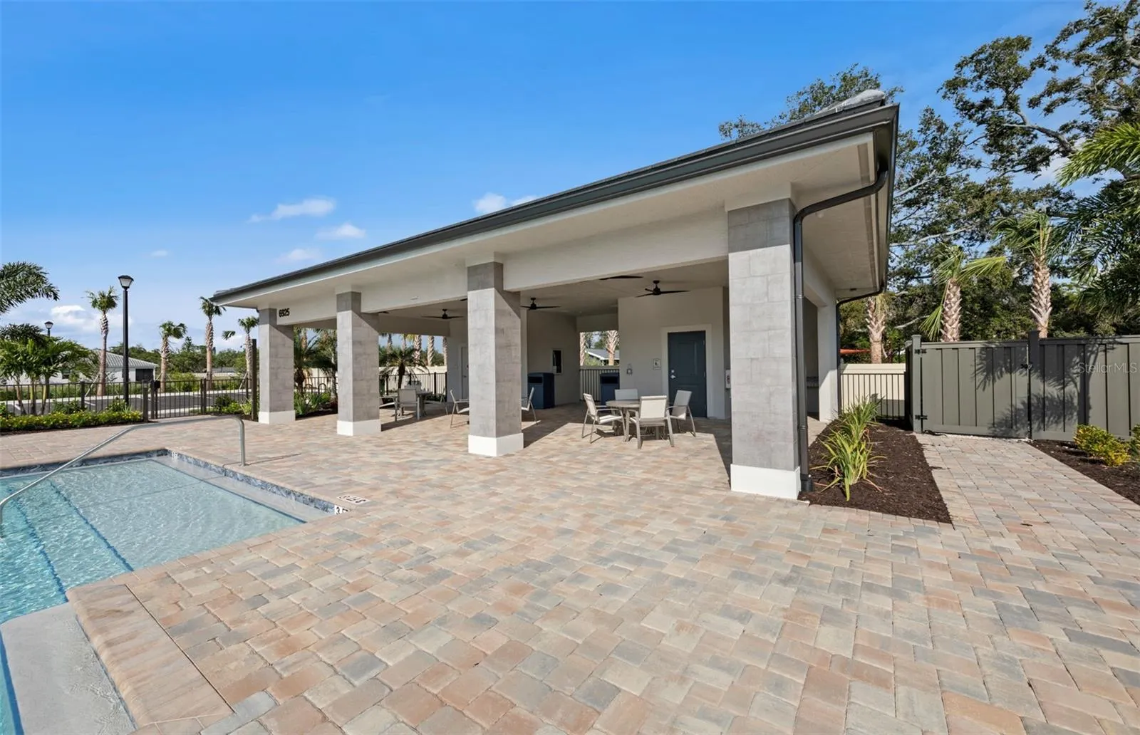 6999 MINNEOLA CT