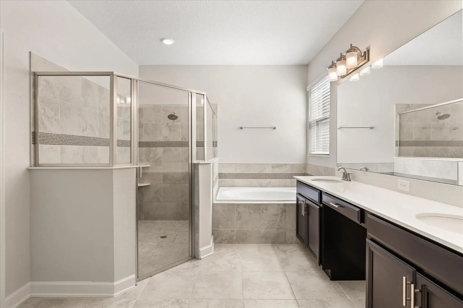 11046 LONGLEAF WOODS DR
