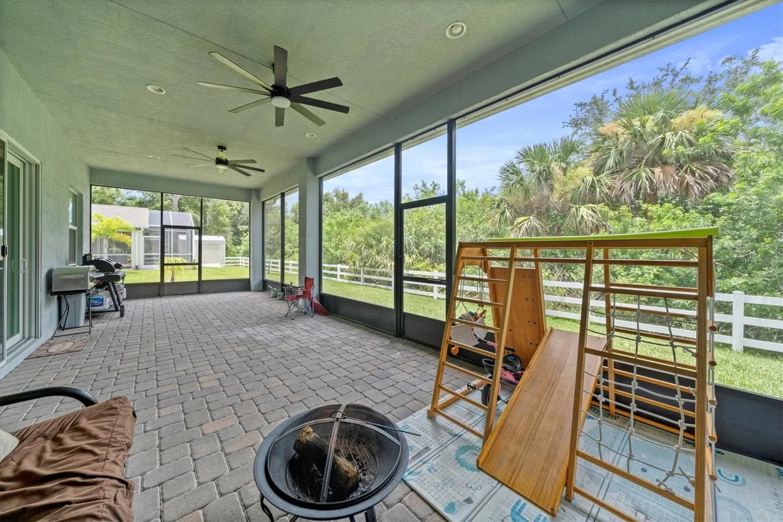 6047 SEQUOIA CIR