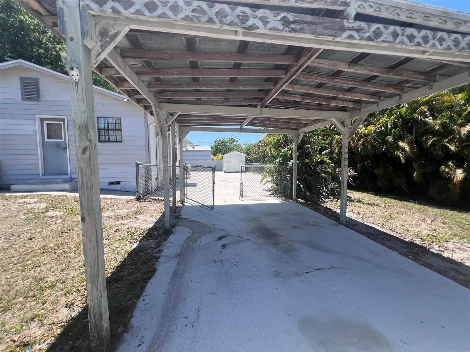 425 SOUTHWEST BLVD