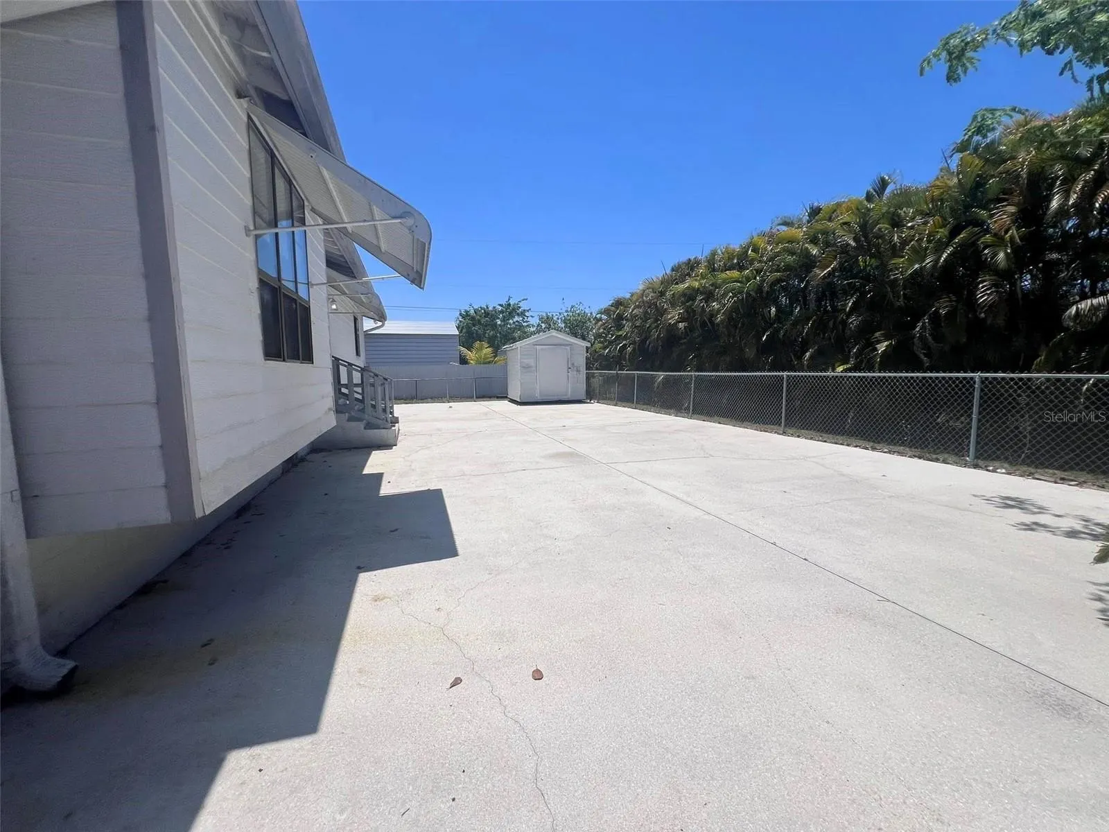 425 SOUTHWEST BLVD