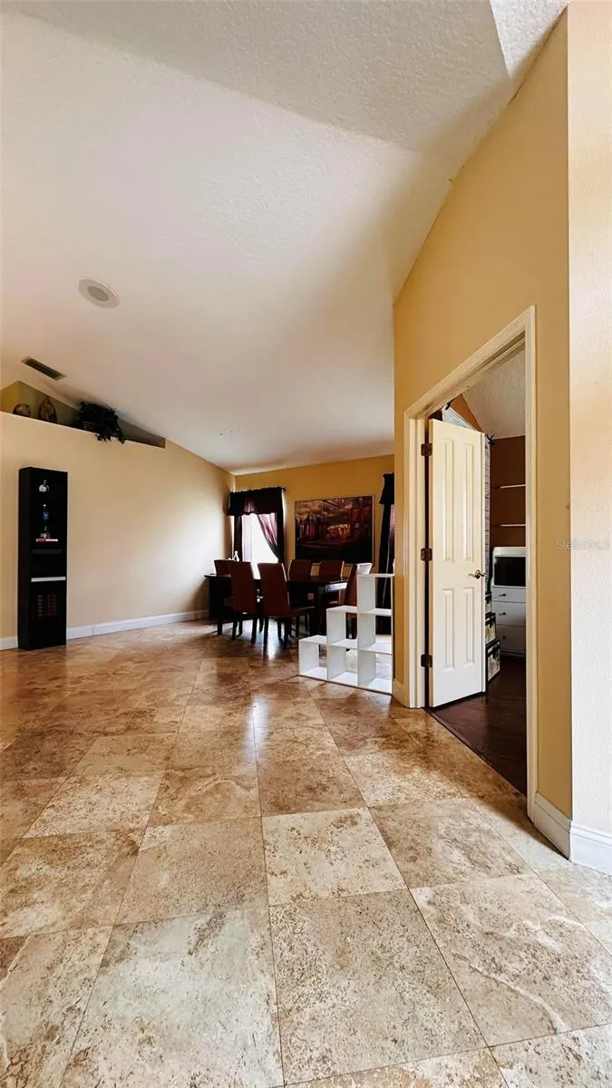 1412 WYNDHAM LAKES DR