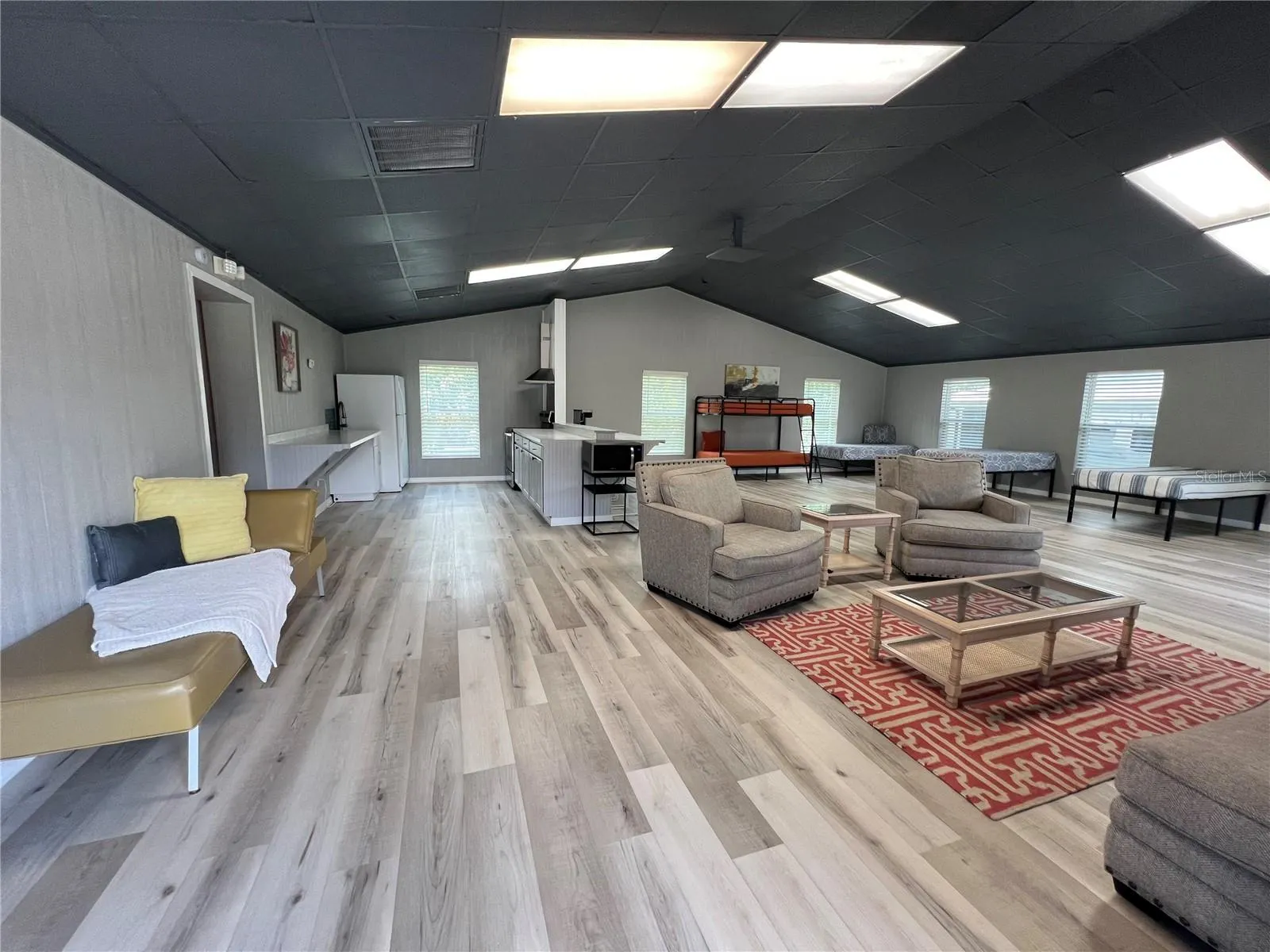 8806 SW START CENTER ST