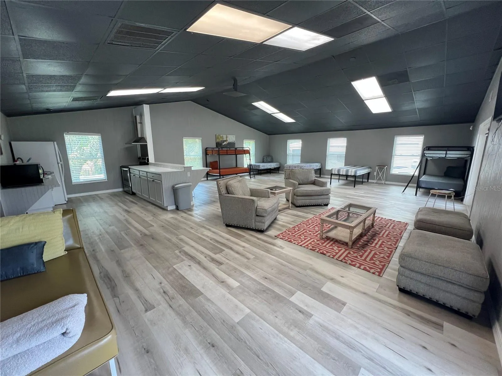 8806 SW START CENTER ST