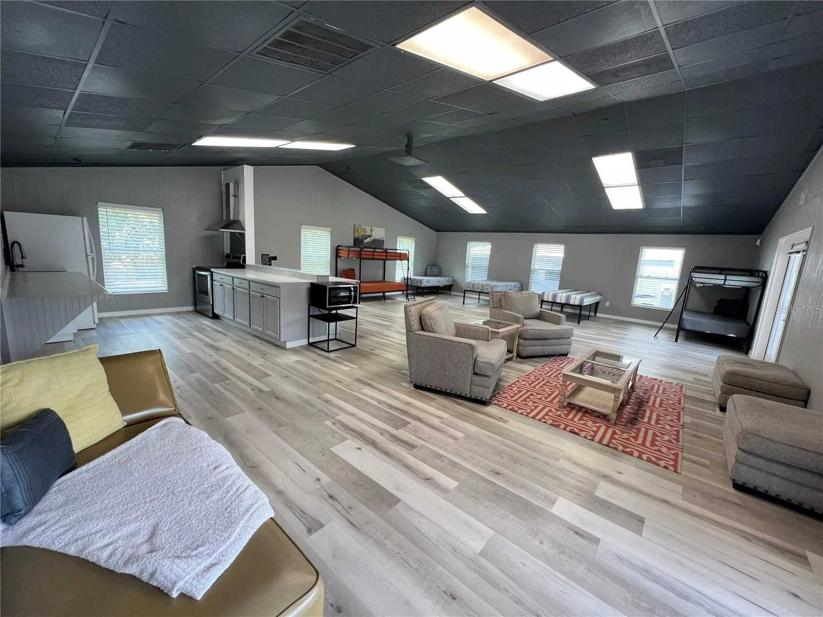 8806 SW START CENTER ST