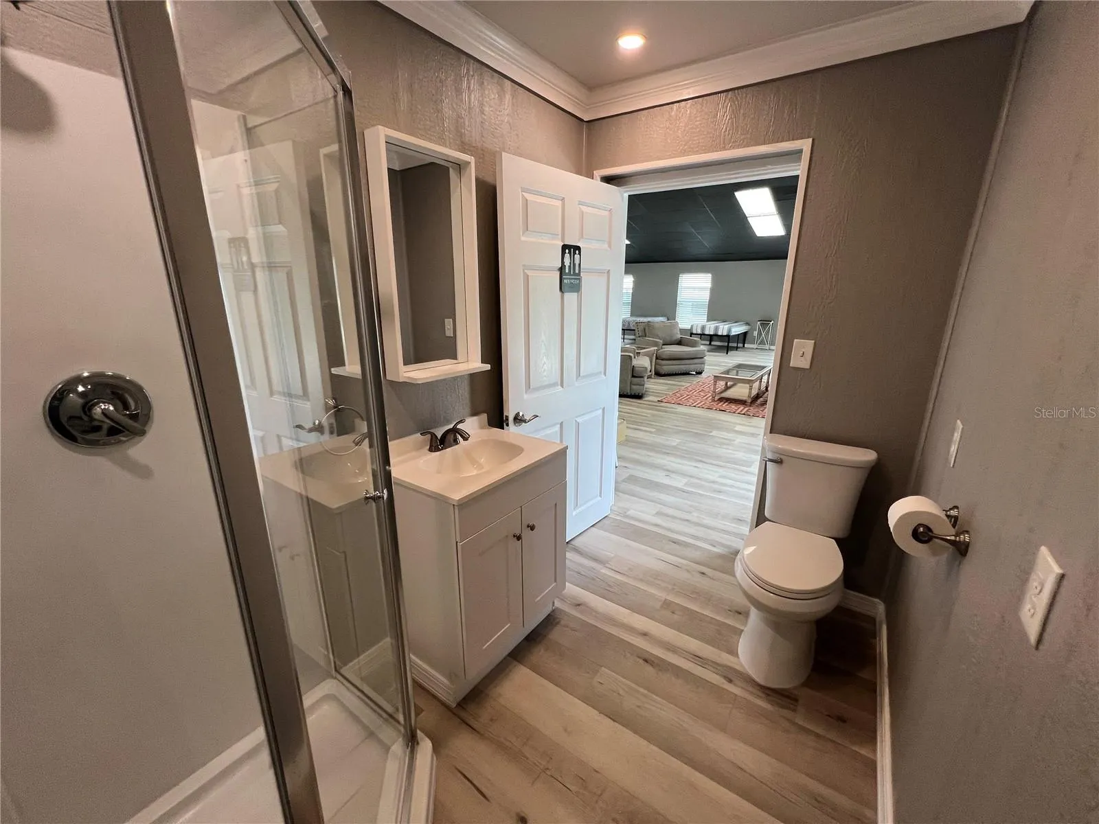 8806 SW START CENTER ST