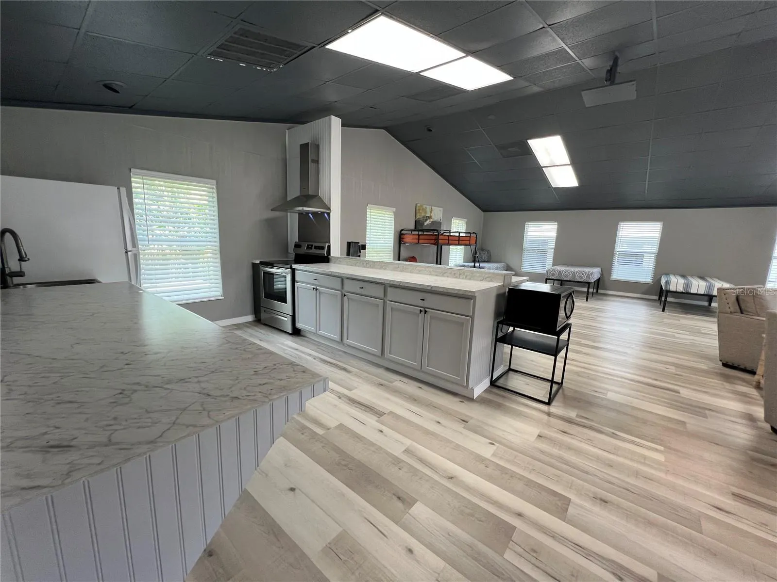 8806 SW START CENTER ST