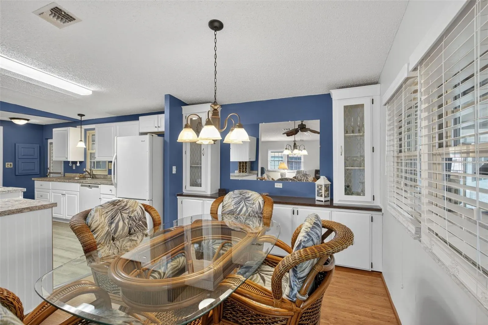 517 LA PLAYA CIR