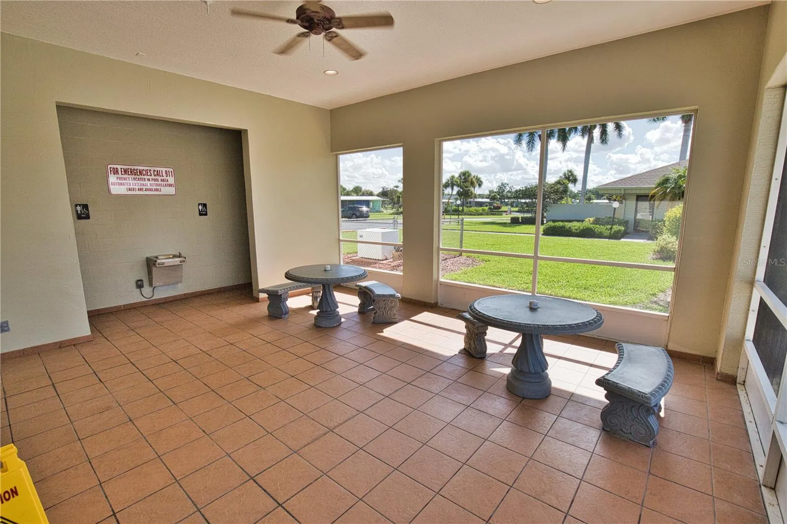 517 LA PLAYA CIR
