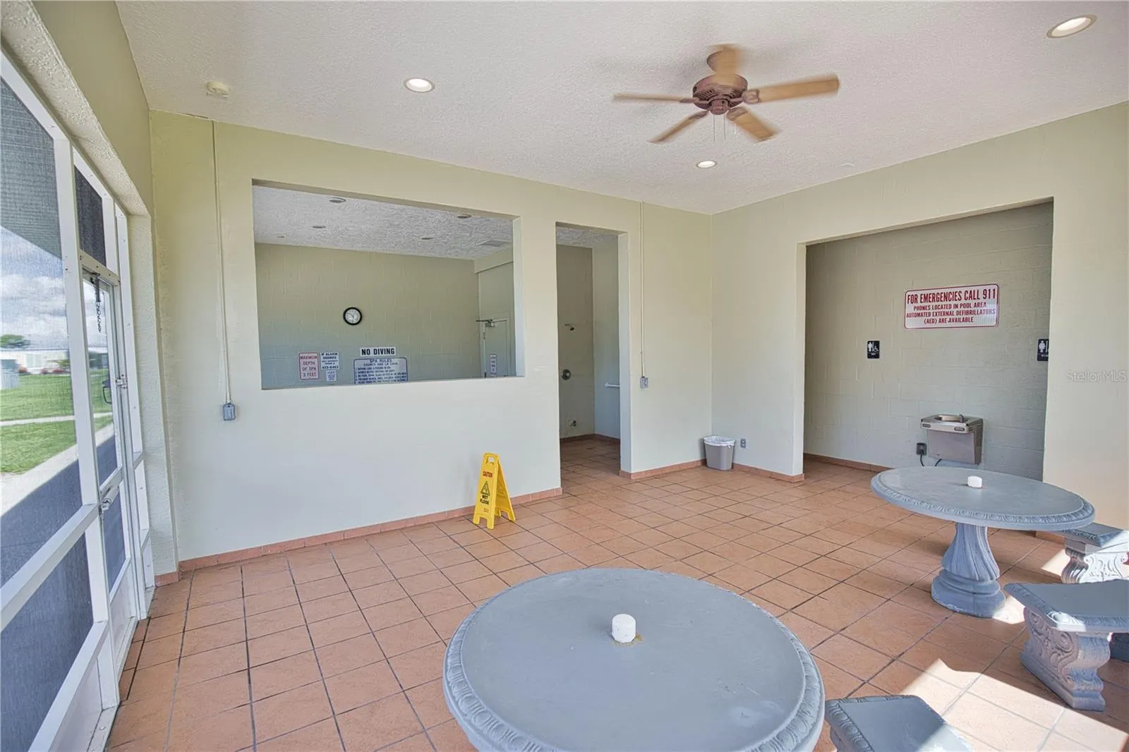 517 LA PLAYA CIR