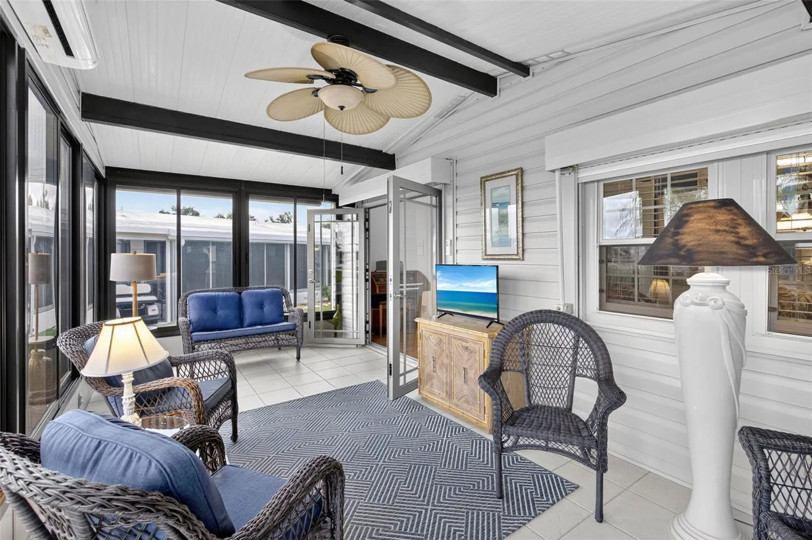 517 LA PLAYA CIR