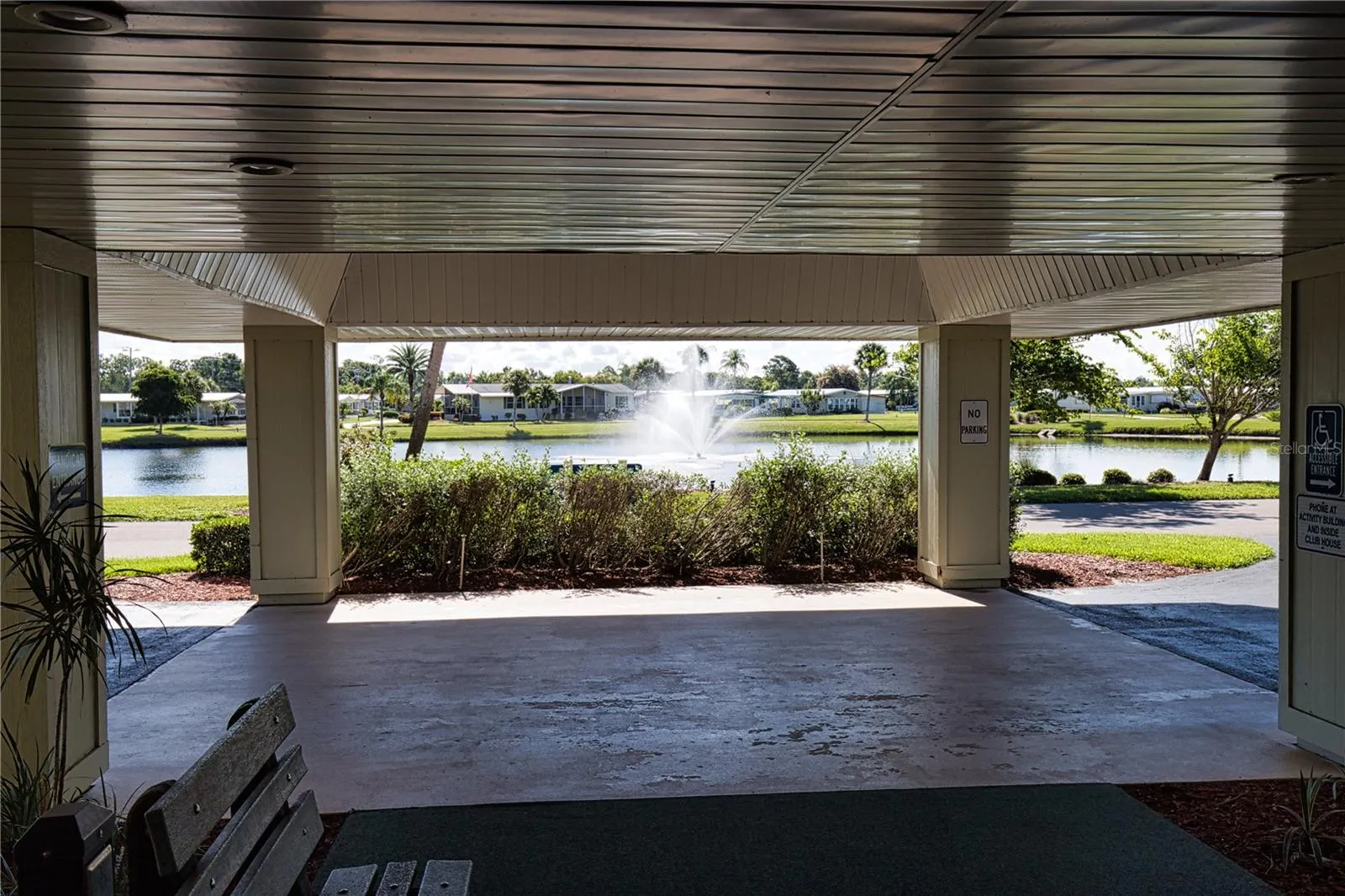 517 LA PLAYA CIR