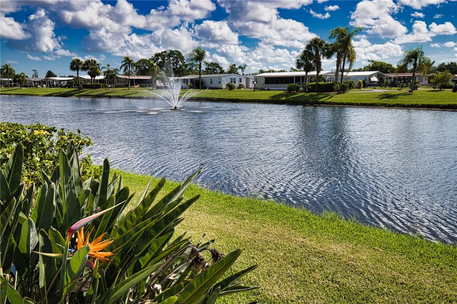 517 LA PLAYA CIR