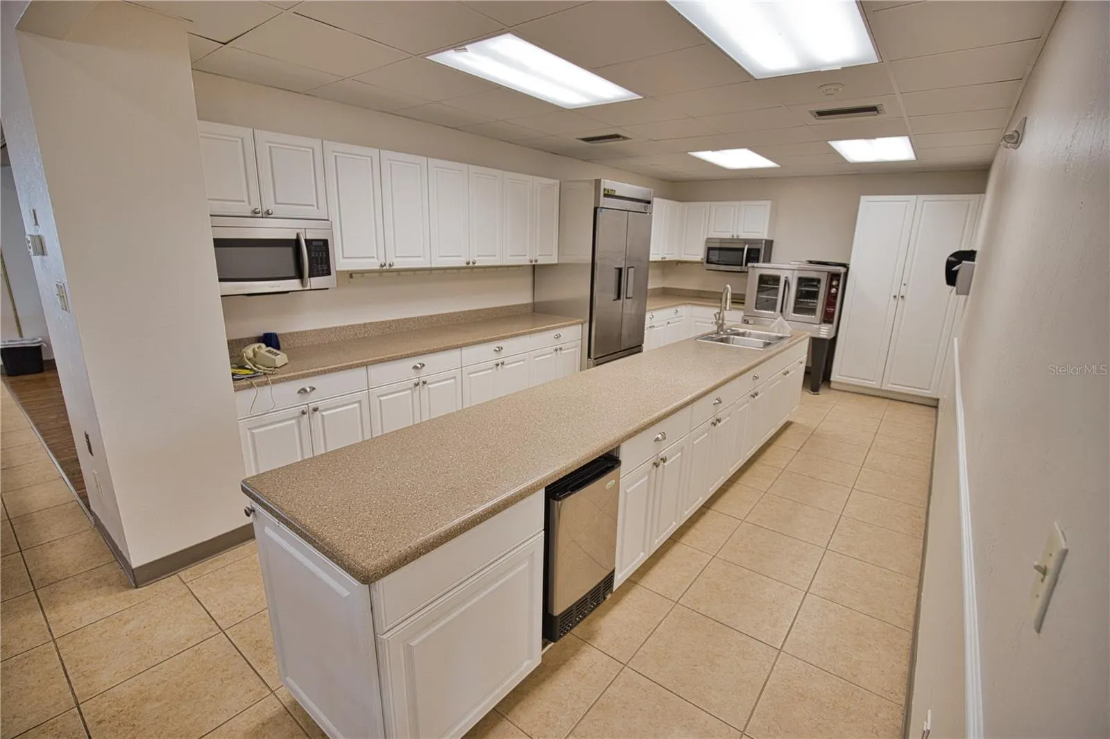 517 LA PLAYA CIR