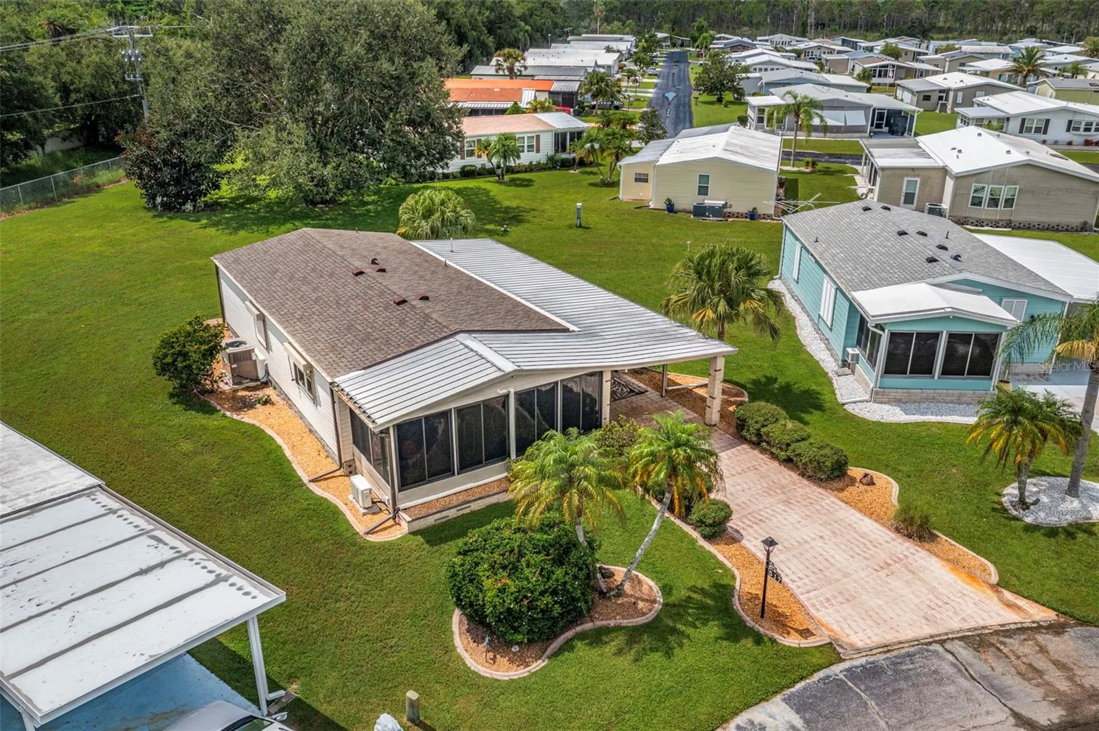 517 LA PLAYA CIR
