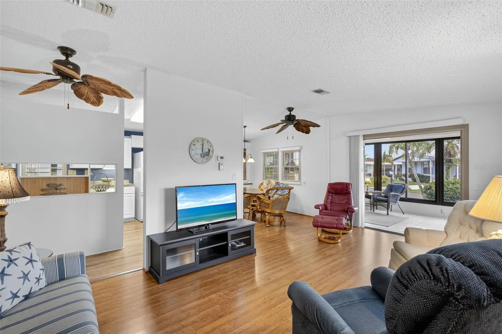 517 LA PLAYA CIR
