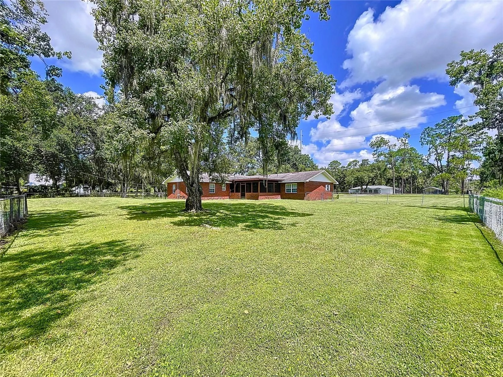 1405 KNIGHTS GRIFFIN RD