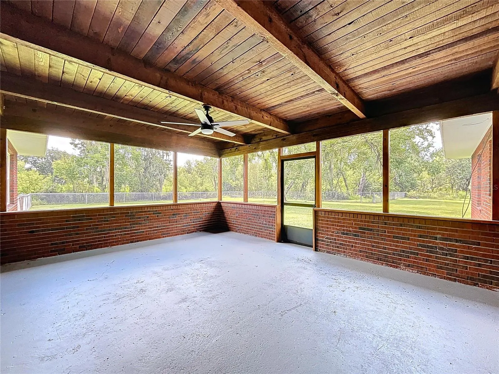 1405 KNIGHTS GRIFFIN RD