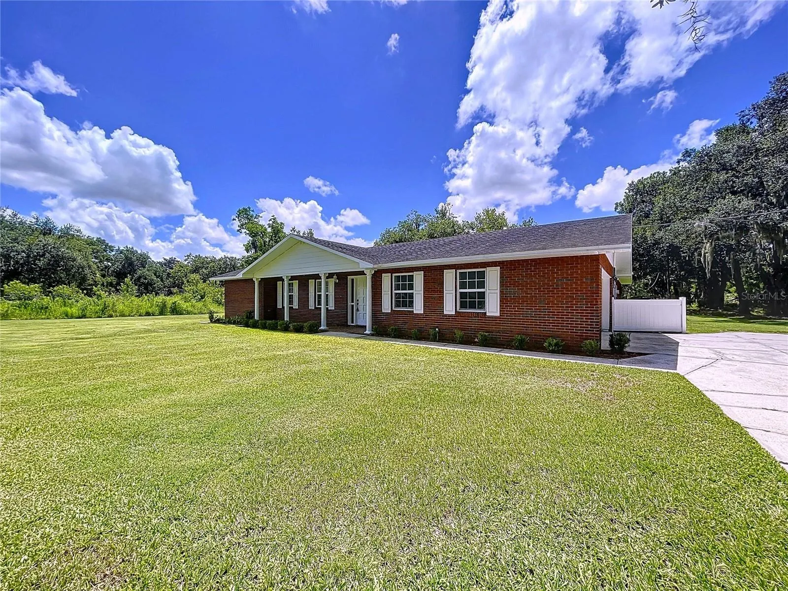 1405 KNIGHTS GRIFFIN RD