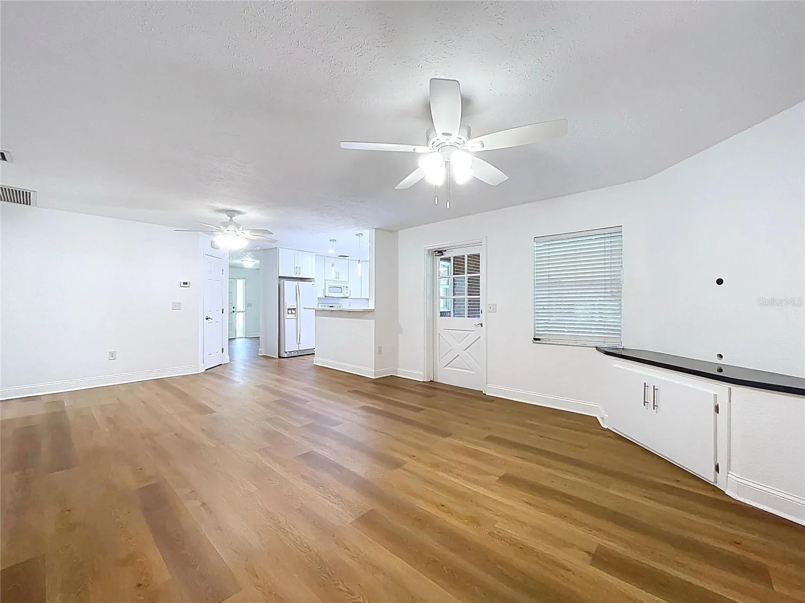 1405 KNIGHTS GRIFFIN RD