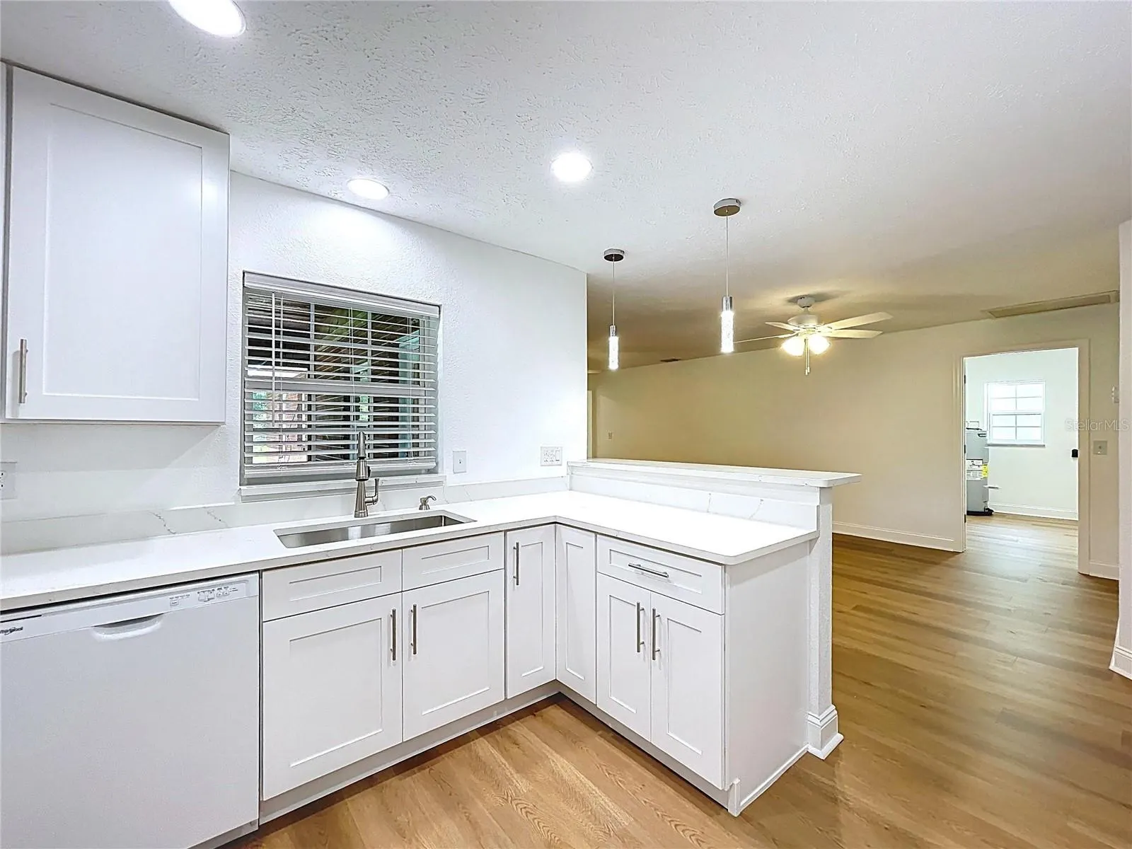 1405 KNIGHTS GRIFFIN RD