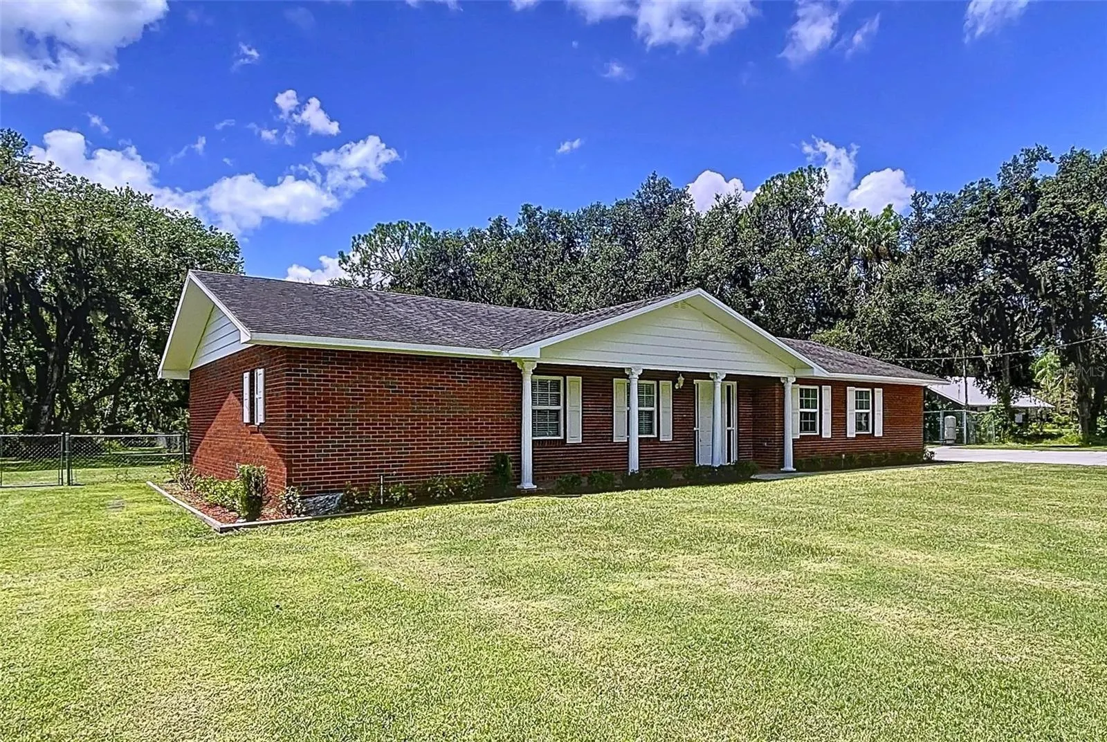 1405 KNIGHTS GRIFFIN RD