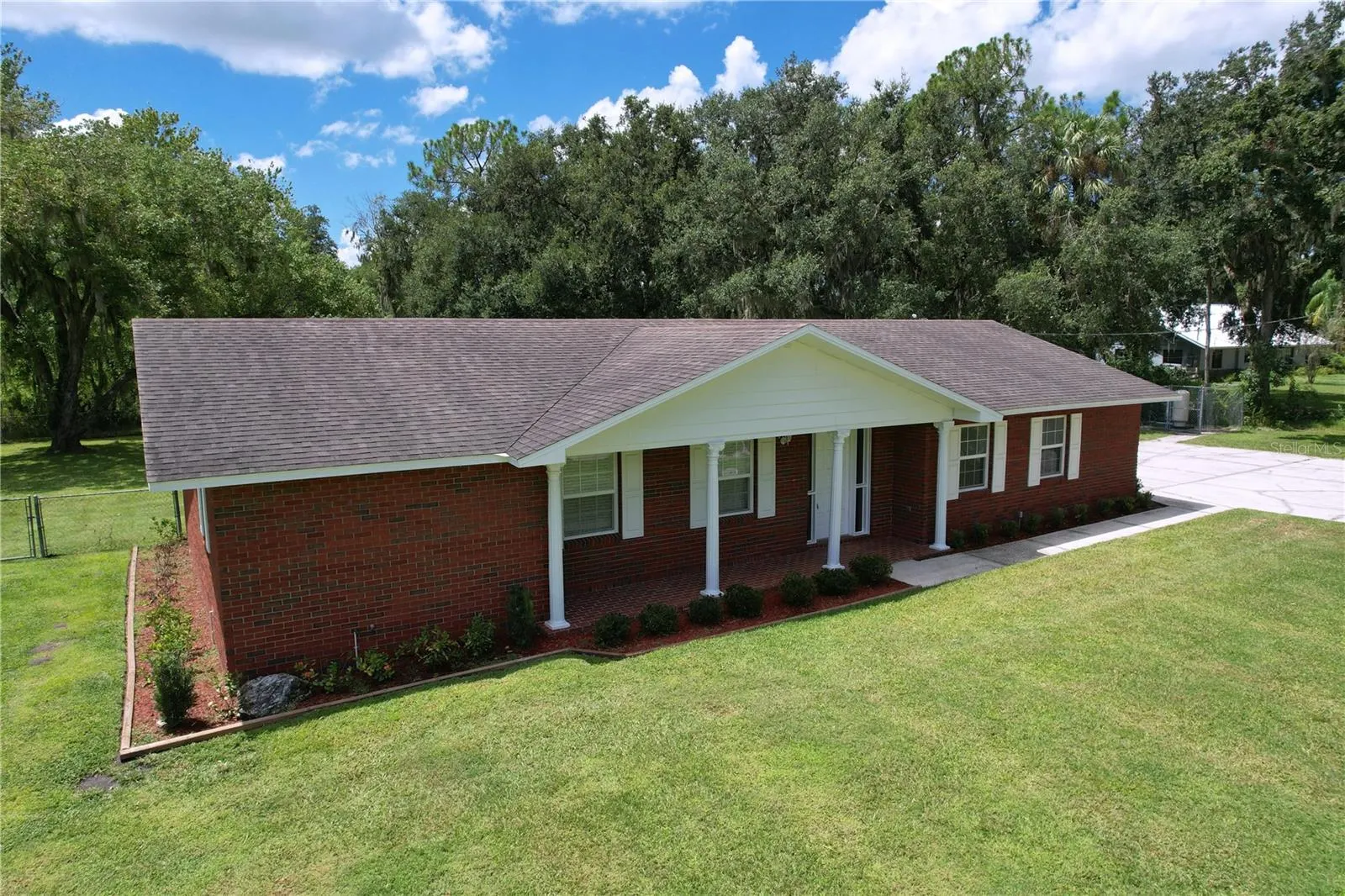 1405 KNIGHTS GRIFFIN RD