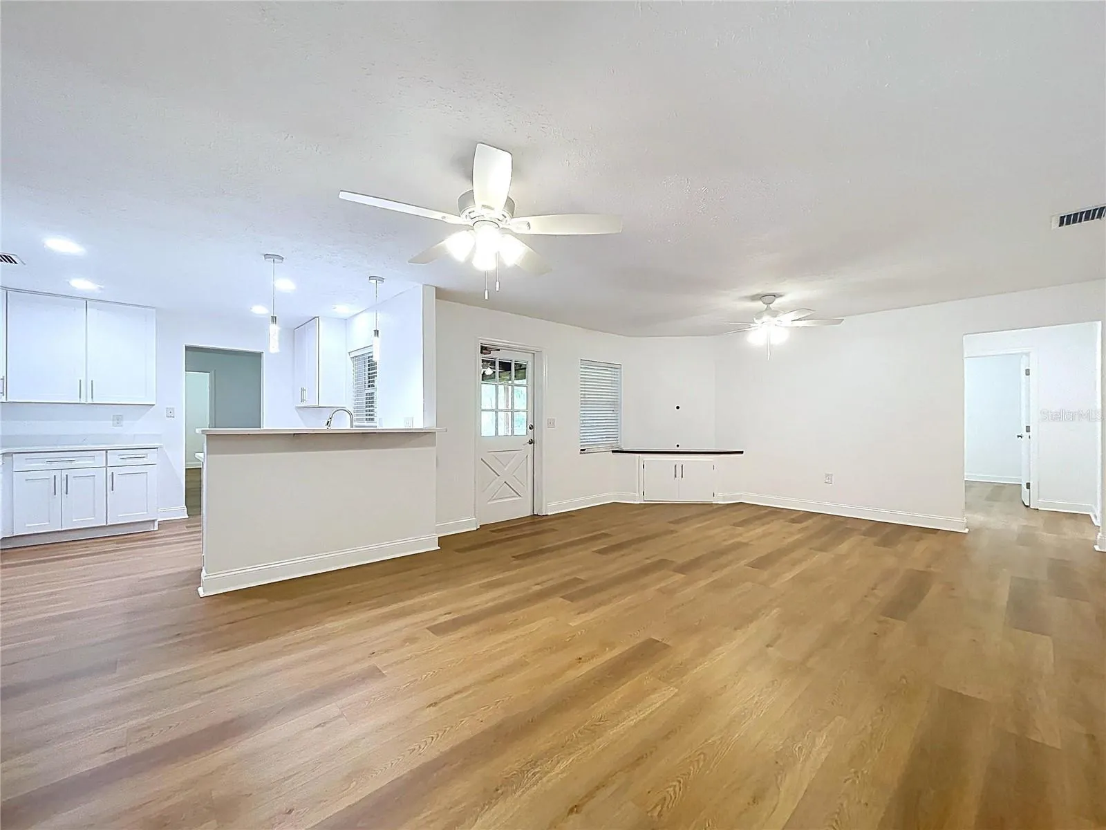 1405 KNIGHTS GRIFFIN RD