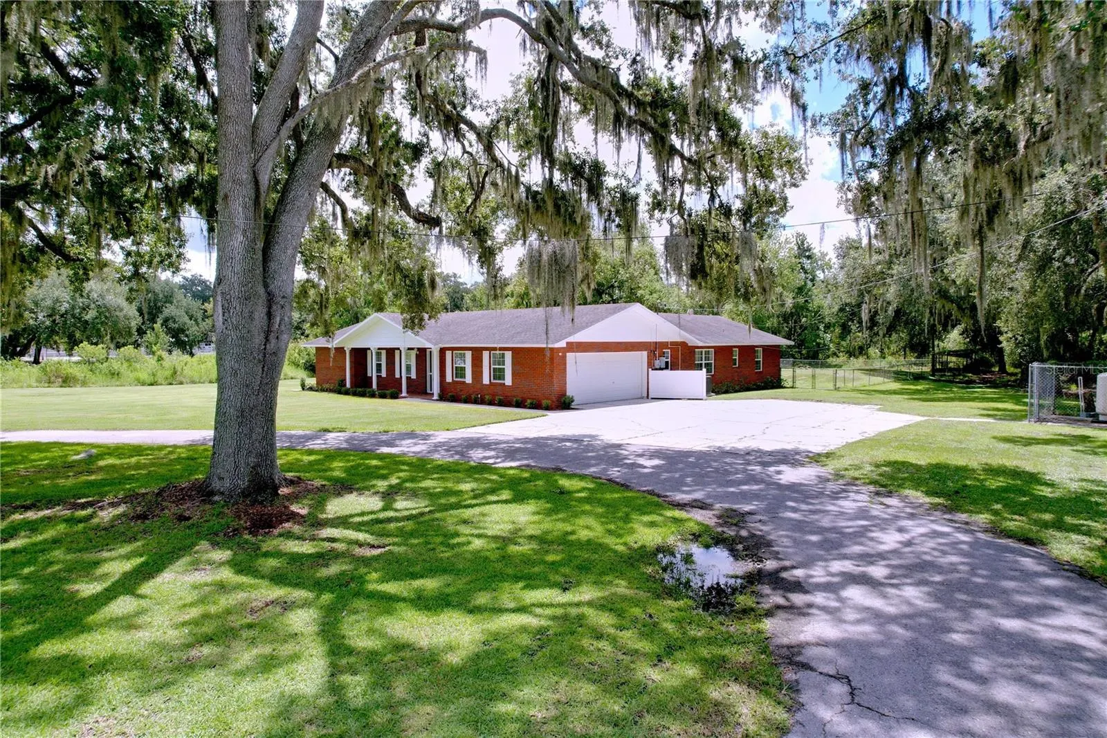 1405 KNIGHTS GRIFFIN RD