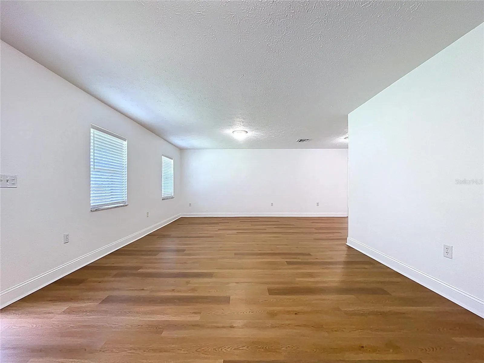 1405 KNIGHTS GRIFFIN RD