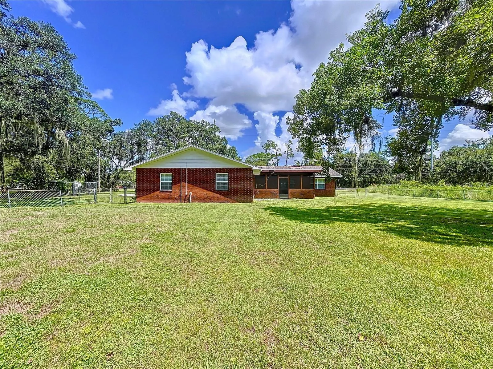 1405 KNIGHTS GRIFFIN RD