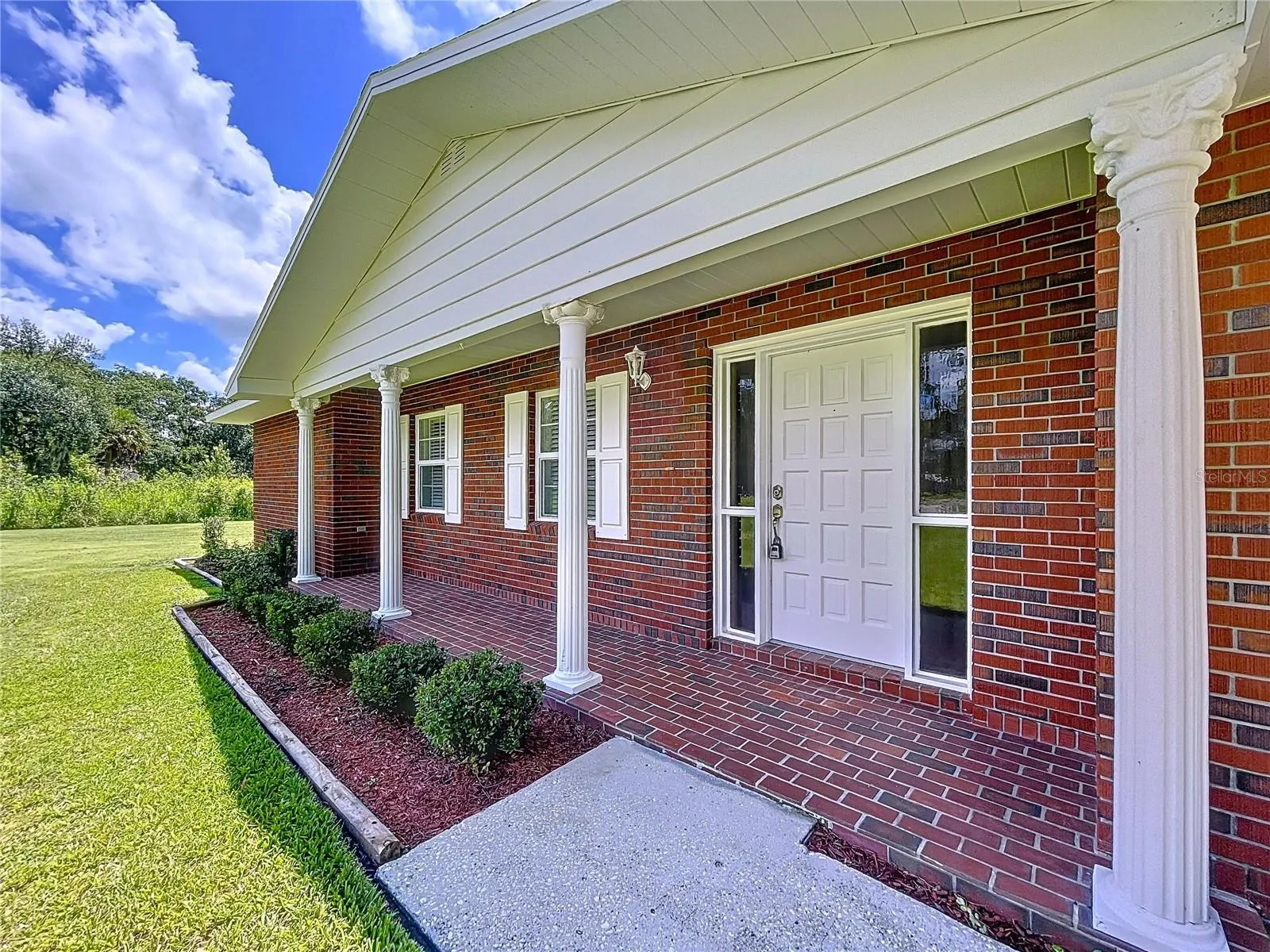 1405 KNIGHTS GRIFFIN RD