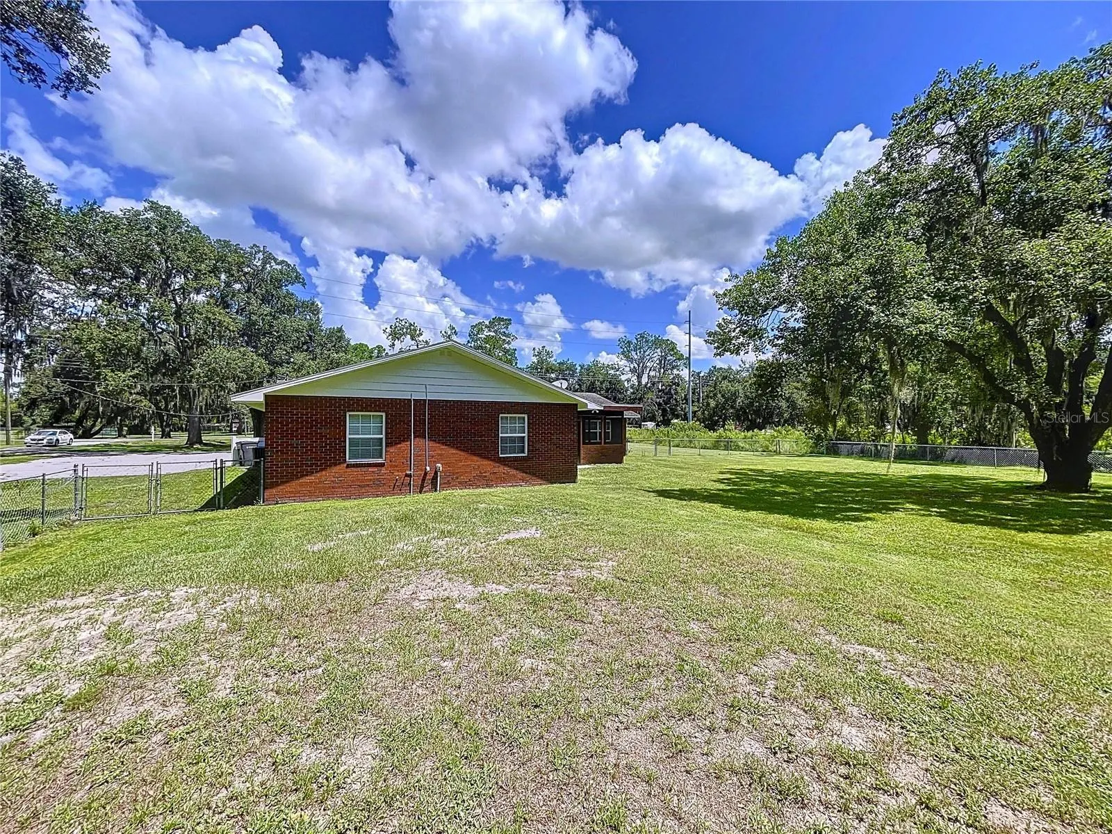 1405 KNIGHTS GRIFFIN RD