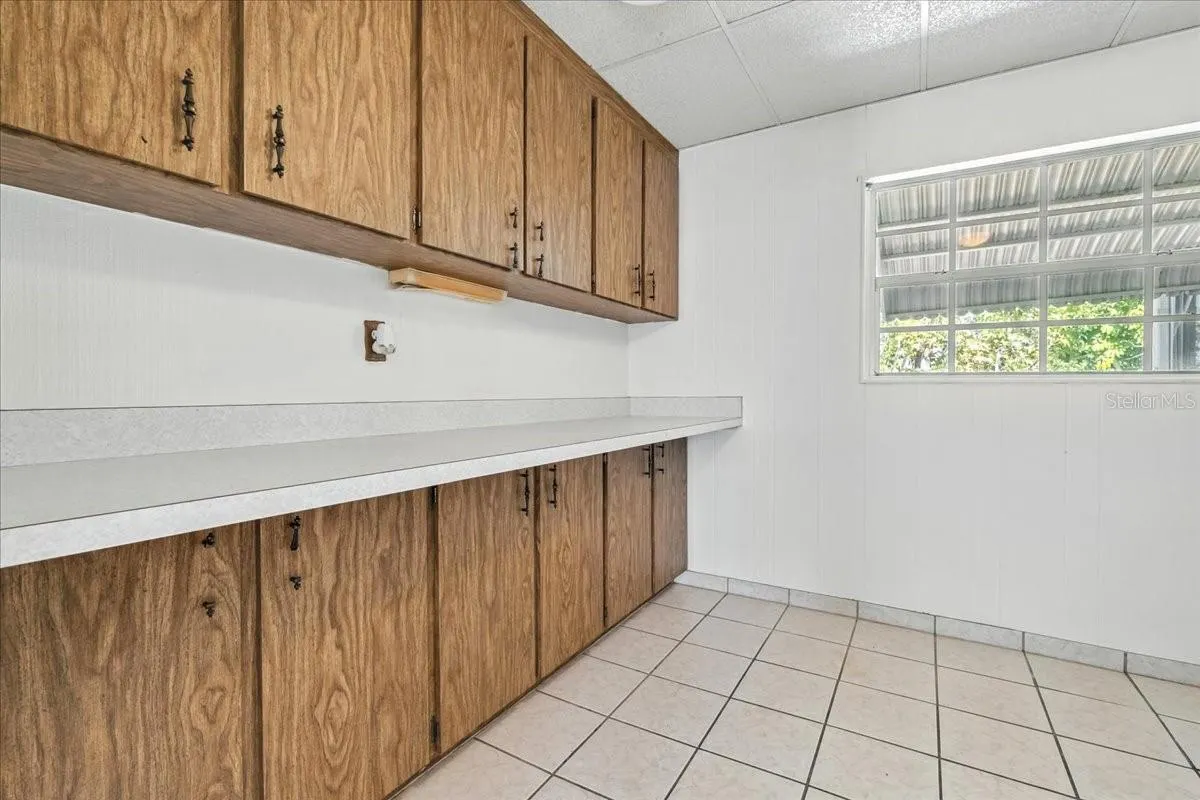 1290 OXFORD DR