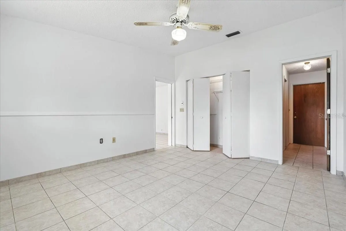 1290 OXFORD DR