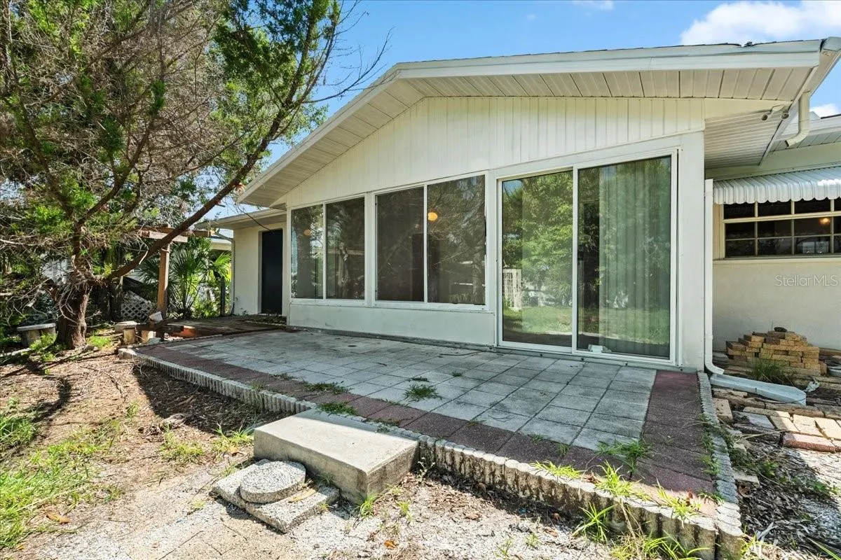 1290 OXFORD DR