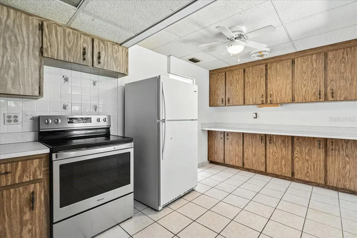 1290 OXFORD DR
