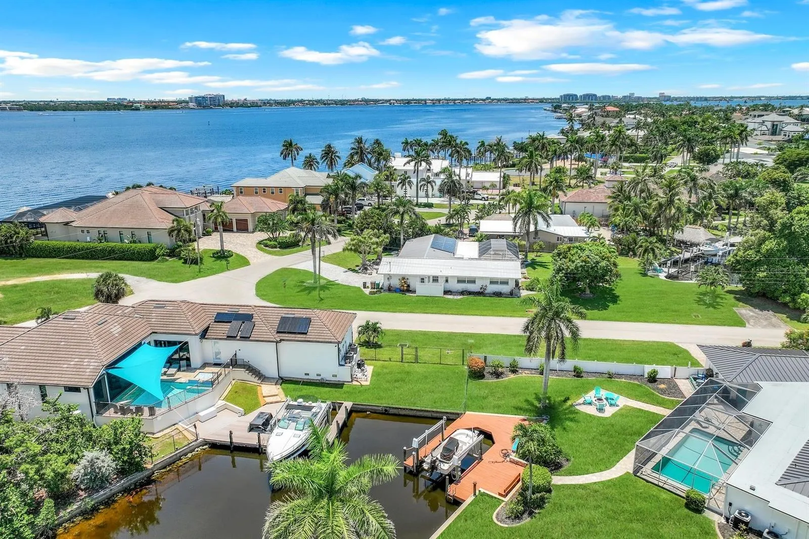 5237 DEL PRADO BLVD S