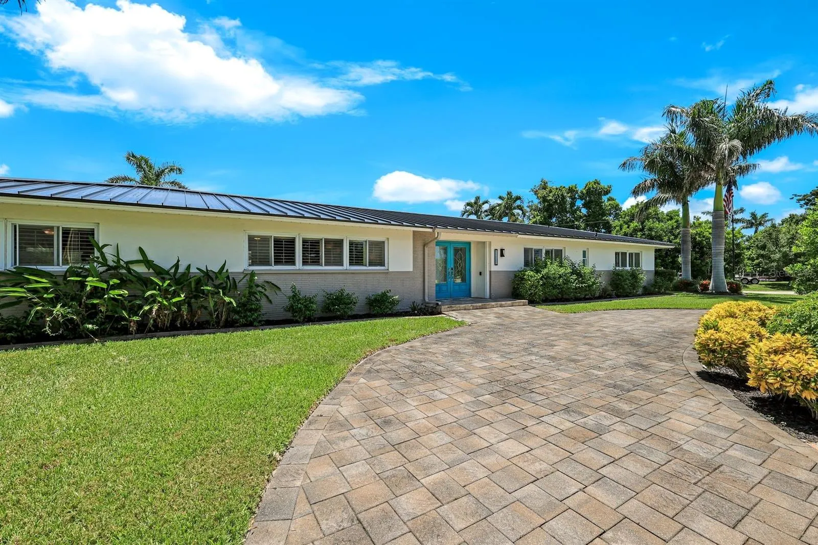5237 DEL PRADO BLVD S